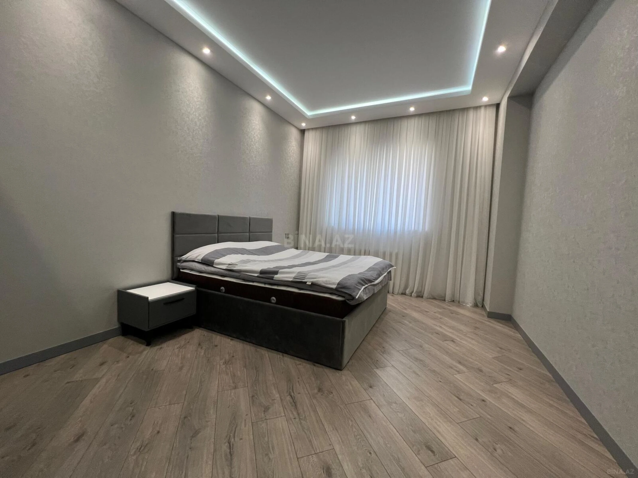 Kirayə verilir 3 otaqlı mənzil 157 m²