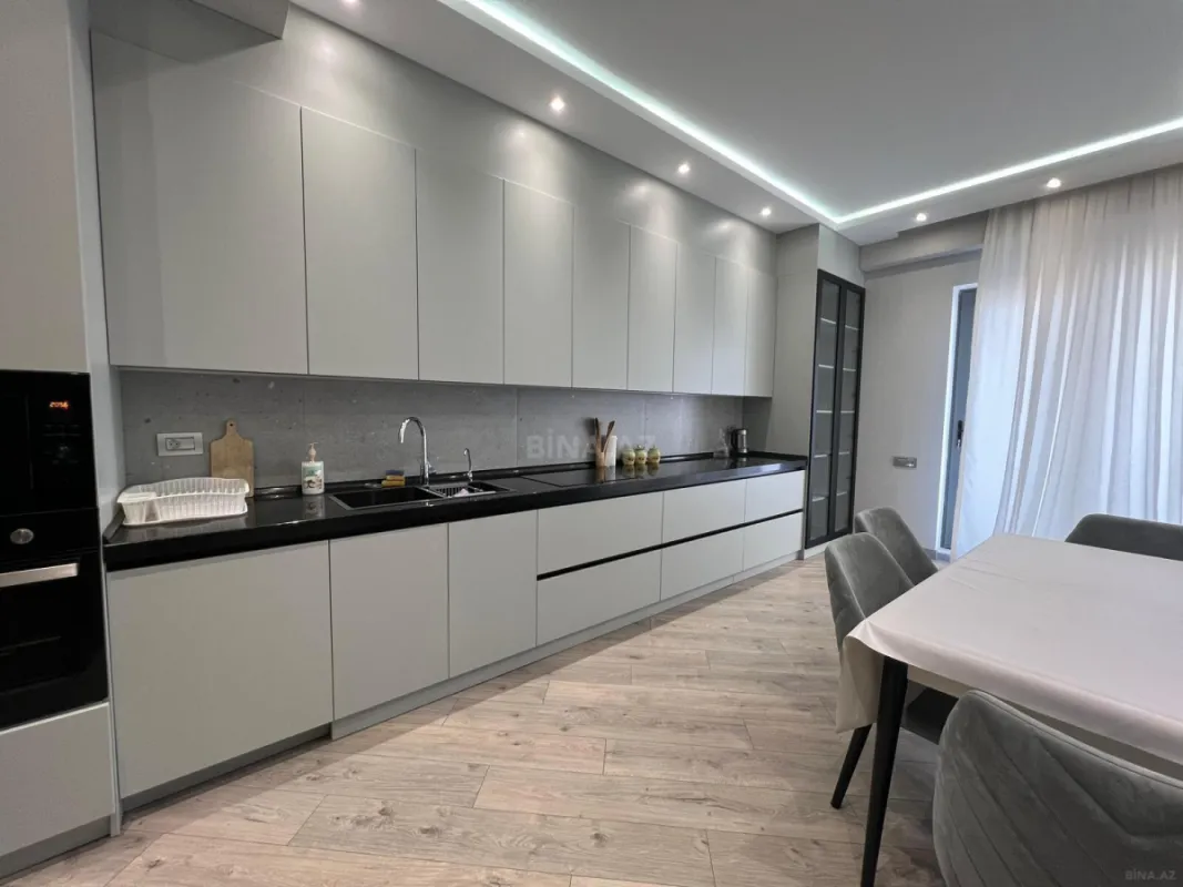 Kirayə verilir 3 otaqlı mənzil 157 m²