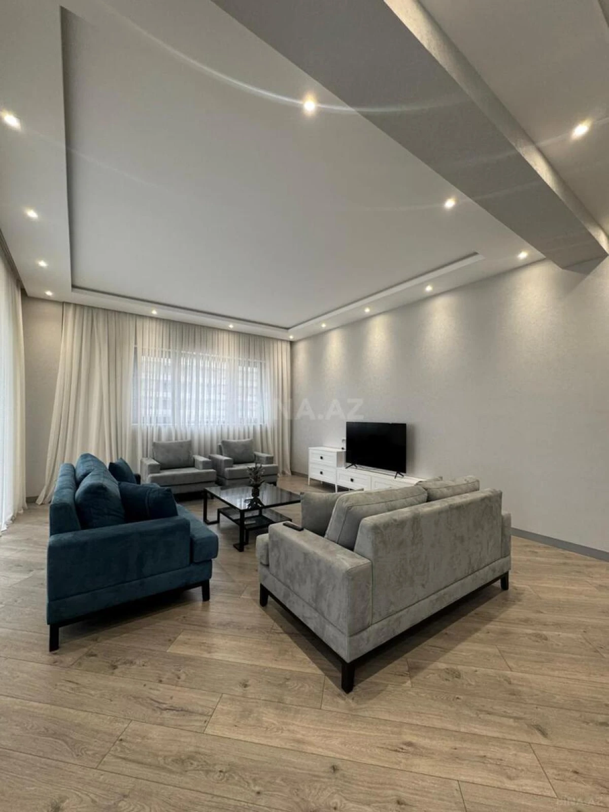 Kirayə verilir 3 otaqlı mənzil 157 m²