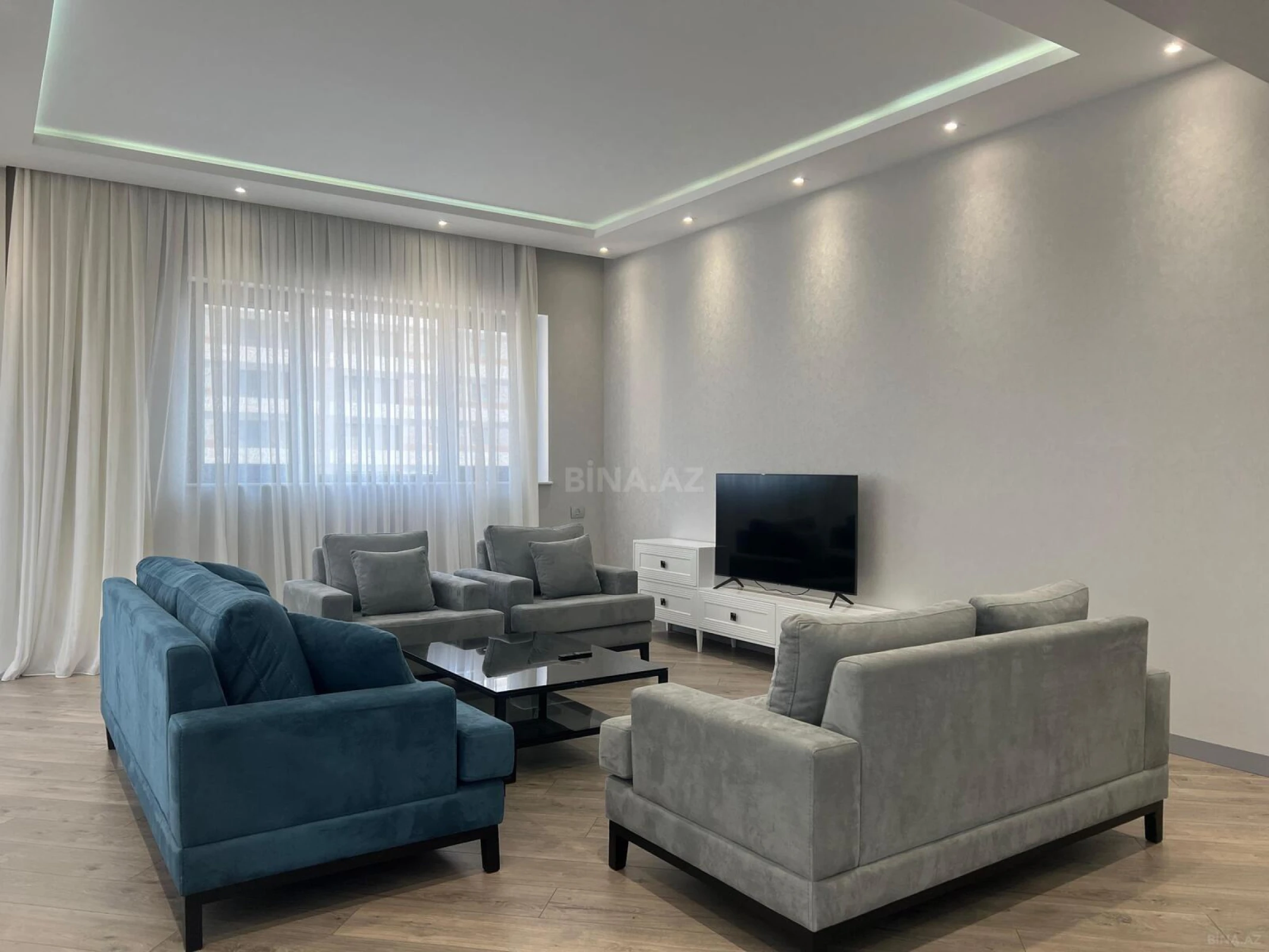 Kirayə verilir 3 otaqlı mənzil 157 m²