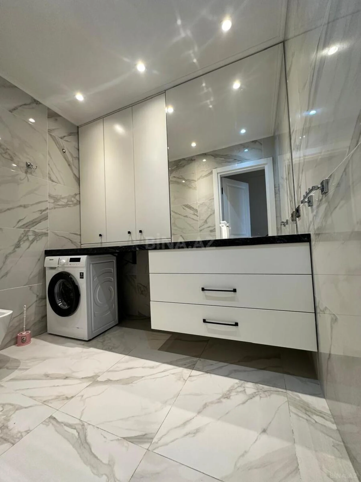 Kirayə verilir 3 otaqlı mənzil 120 m²