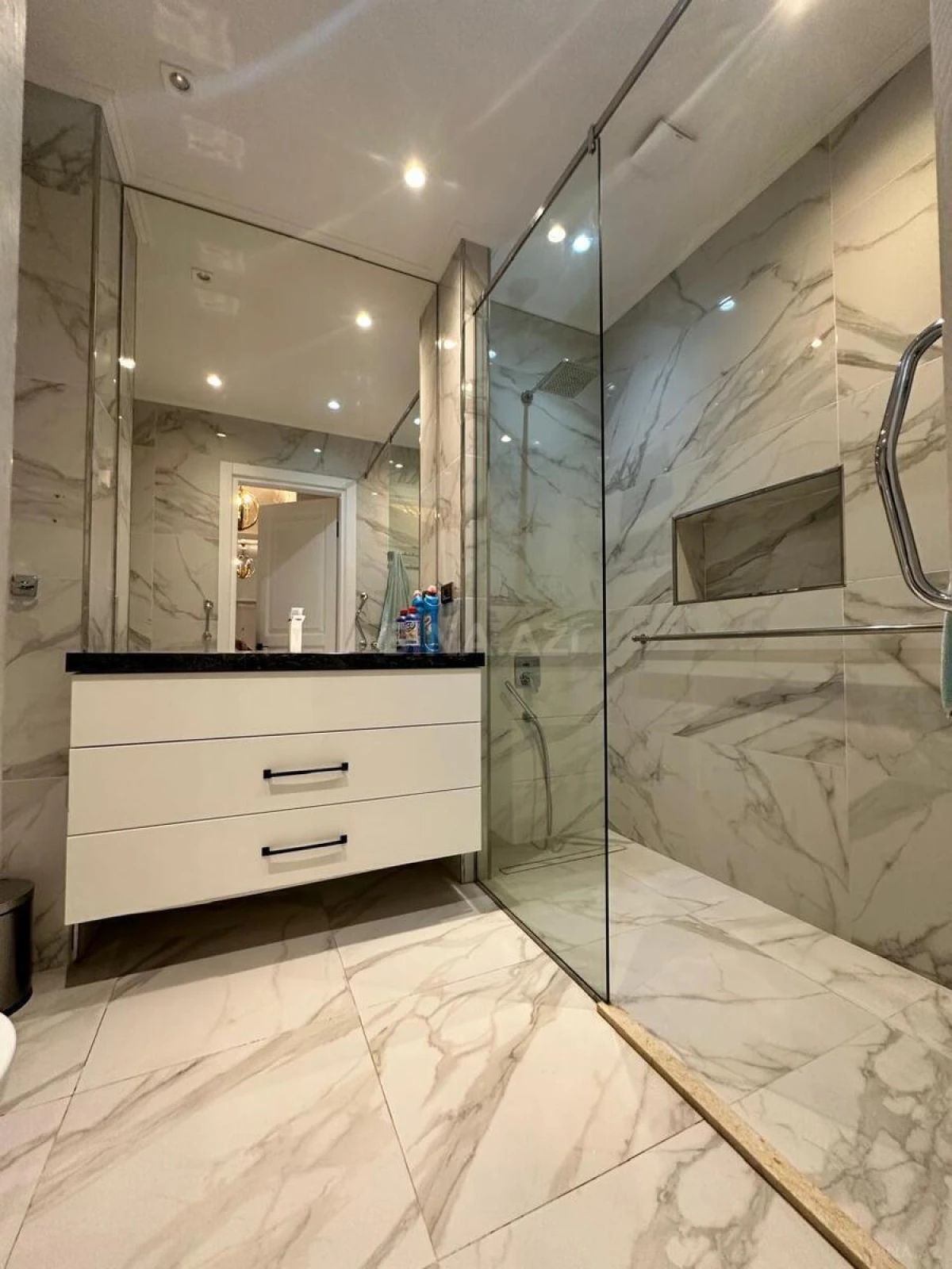 Kirayə verilir 3 otaqlı mənzil 120 m²