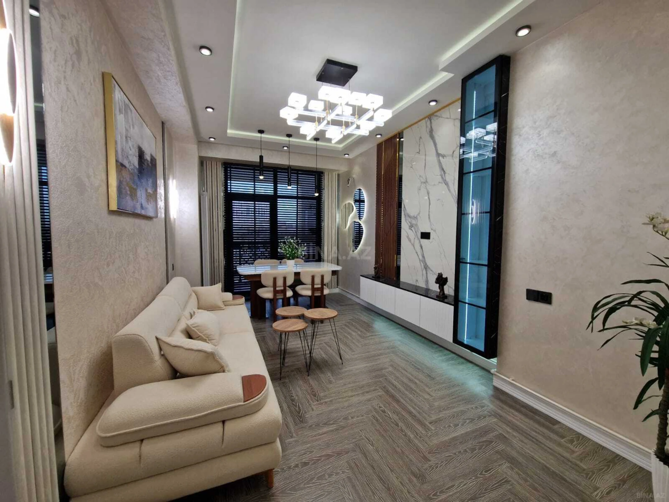 Satılır 2 otaqlı mənzil 63 m²