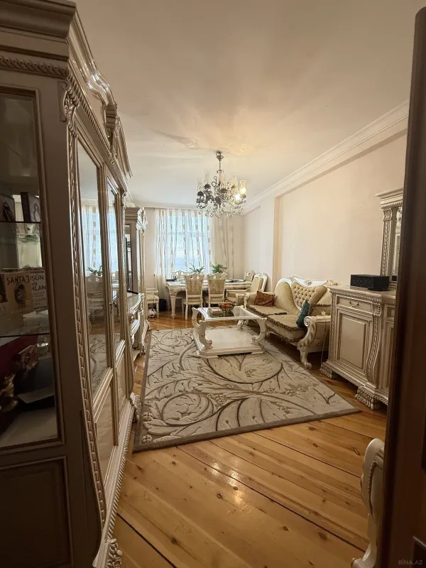Satılır 2 otaqlı mənzil 88 m²