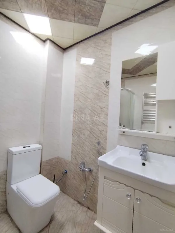 Kirayə verilir 2 otaqlı mənzil 60 m²