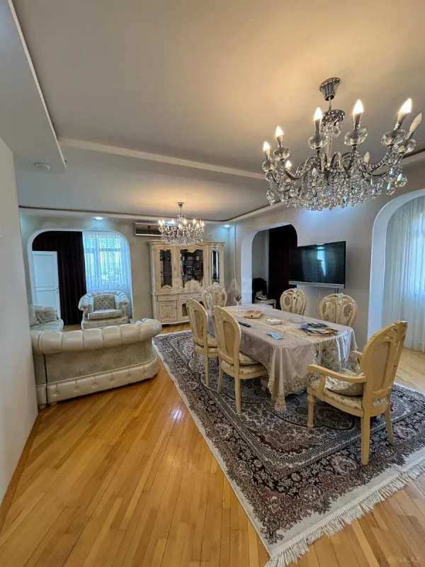 Satılır 4 otaqlı mənzil 120 m²