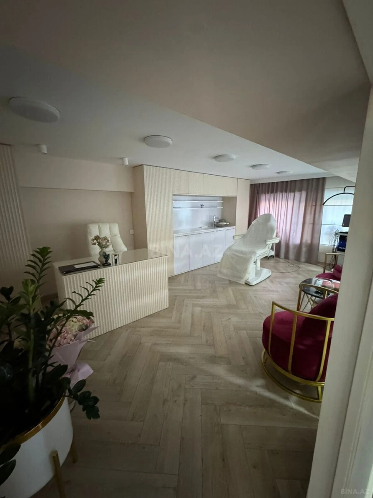 Kirayə verilir obyekt 200 m²