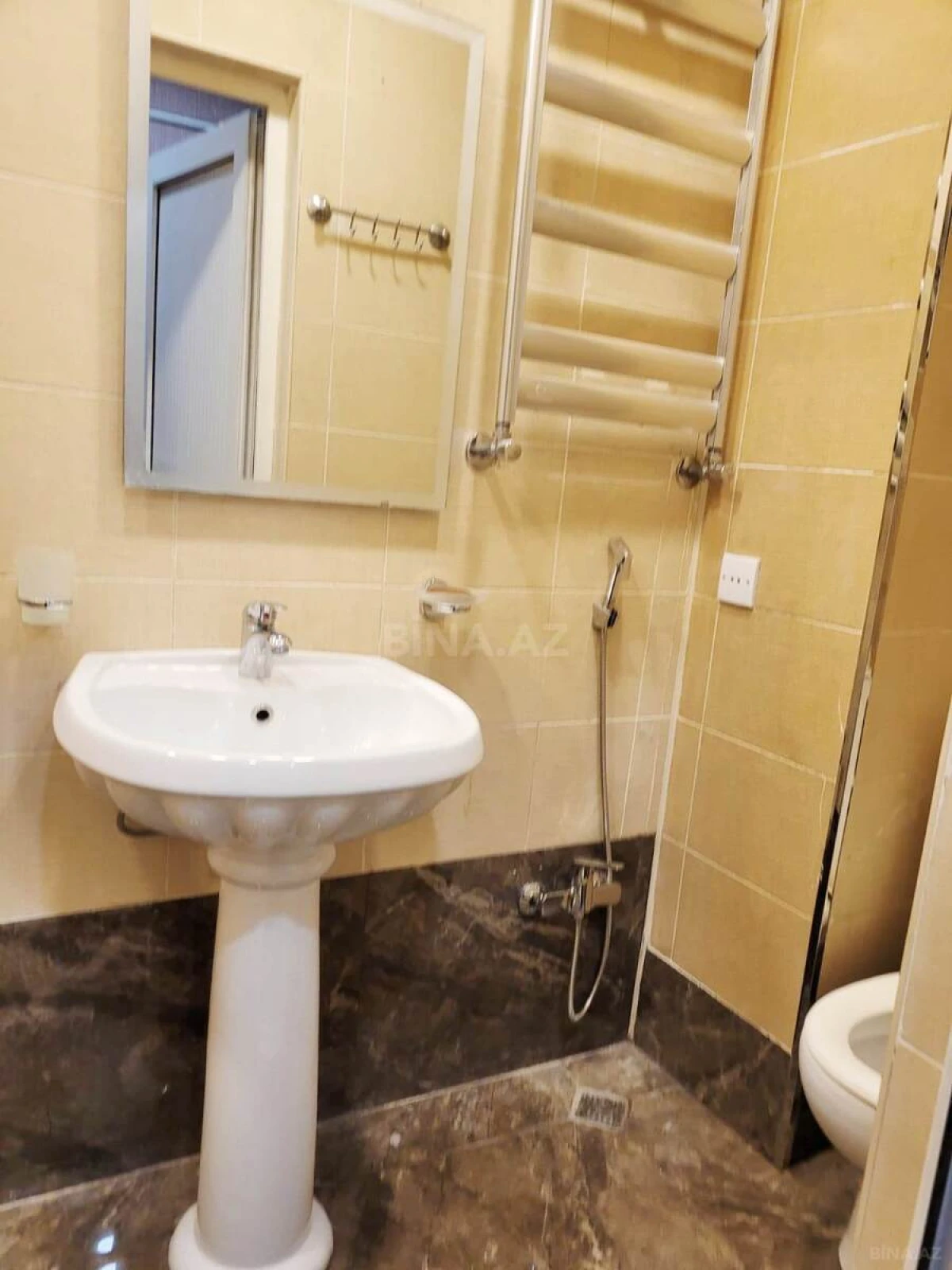 Kirayə verilir 2 otaqlı mənzil 45 m²