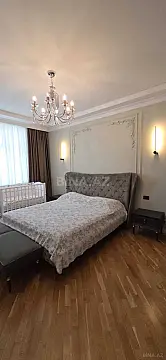 Satılır 3 otaqlı mənzil 140 m²