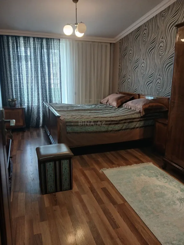 Satılır 3 otaqlı mənzil 125 m²