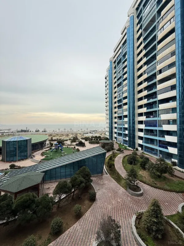 Satılır 3 otaqlı mənzil 220 m²