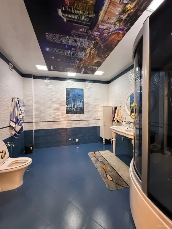 Satılır 3 otaqlı mənzil 220 m²