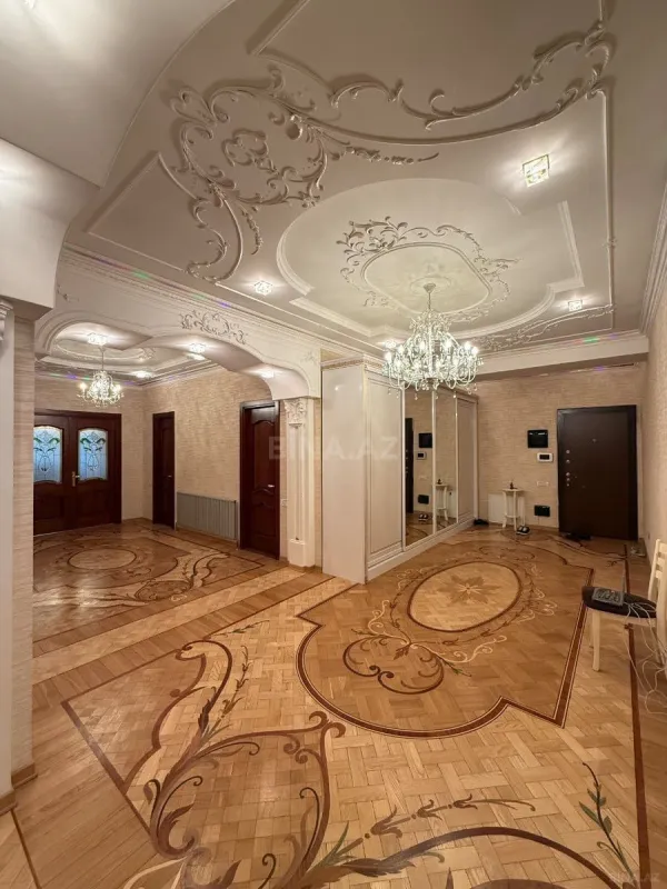 Satılır 3 otaqlı mənzil 220 m²