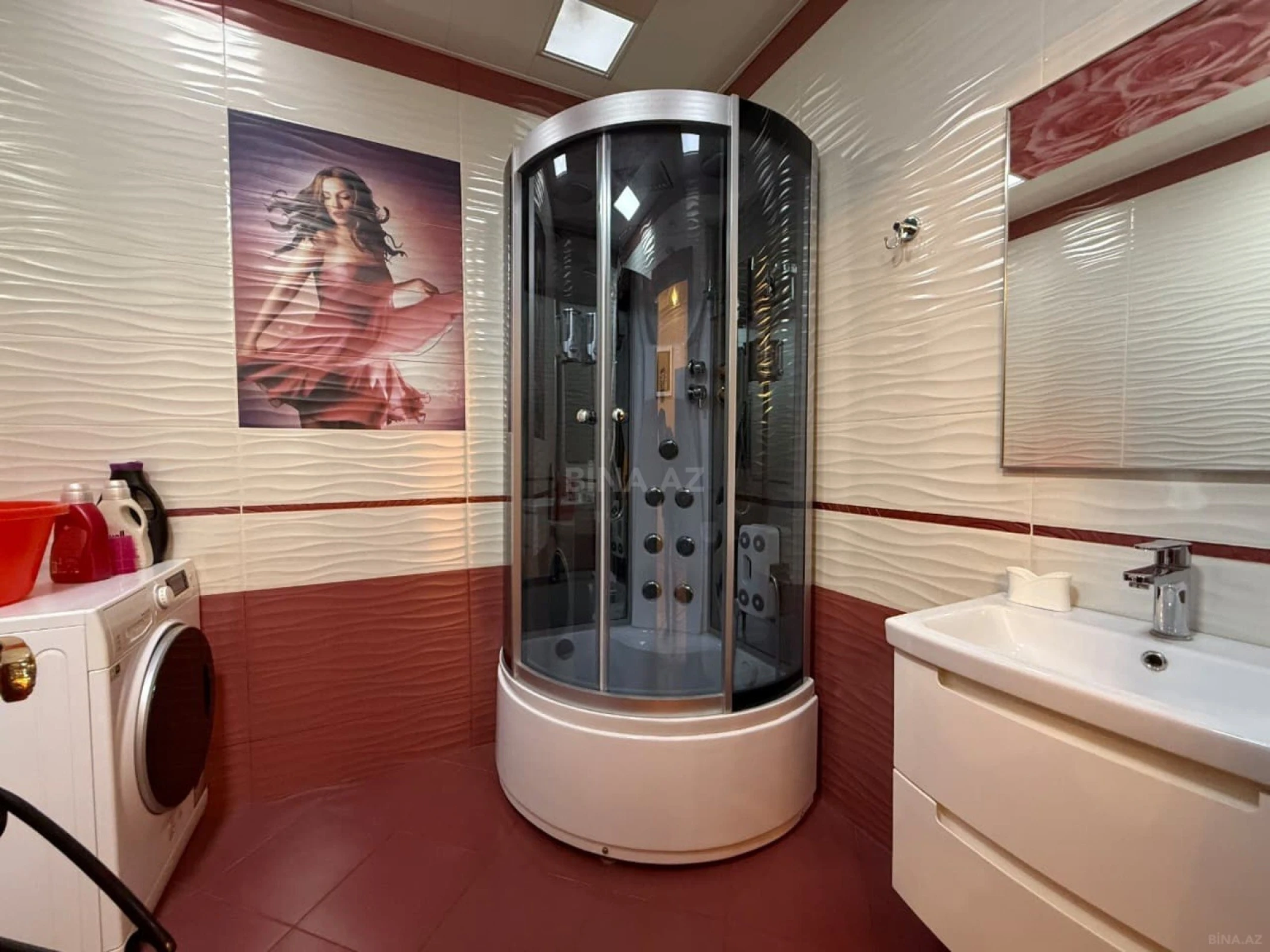 Satılır 3 otaqlı mənzil 220 m²