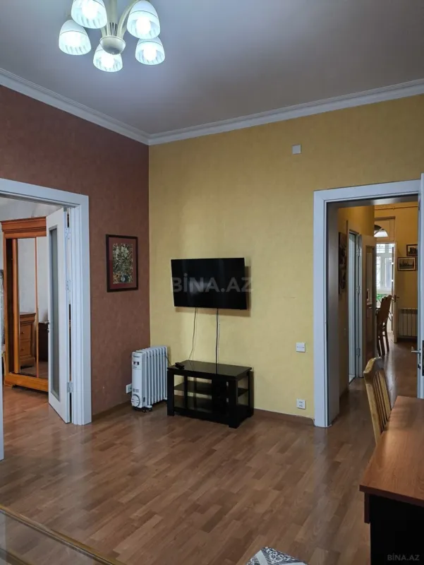 Kirayə verilir 2 otaqlı mənzil 65 m²