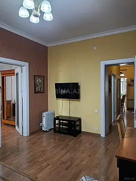 Kirayə verilir 2 otaqlı mənzil 65 m²
