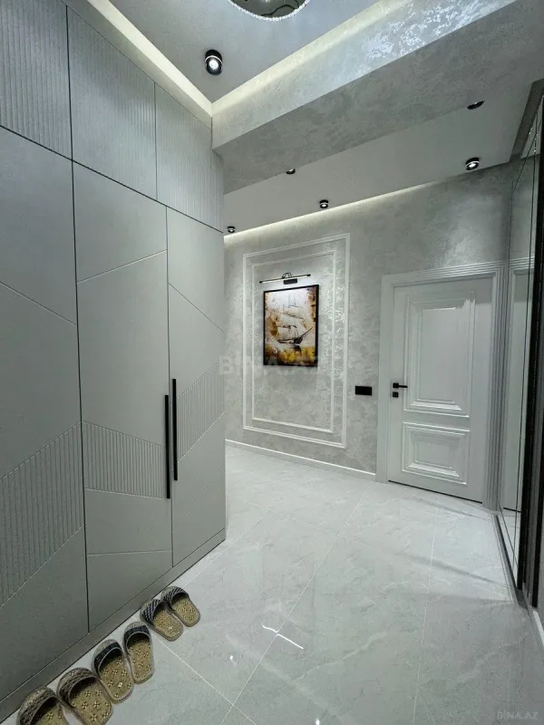 Satılır 3 otaqlı mənzil 105 m²