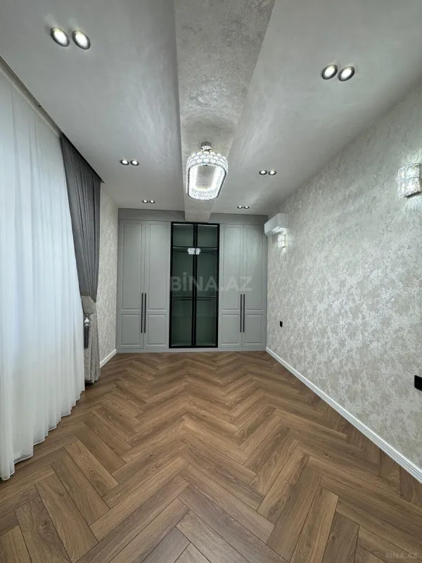 Satılır 3 otaqlı mənzil 105 m²