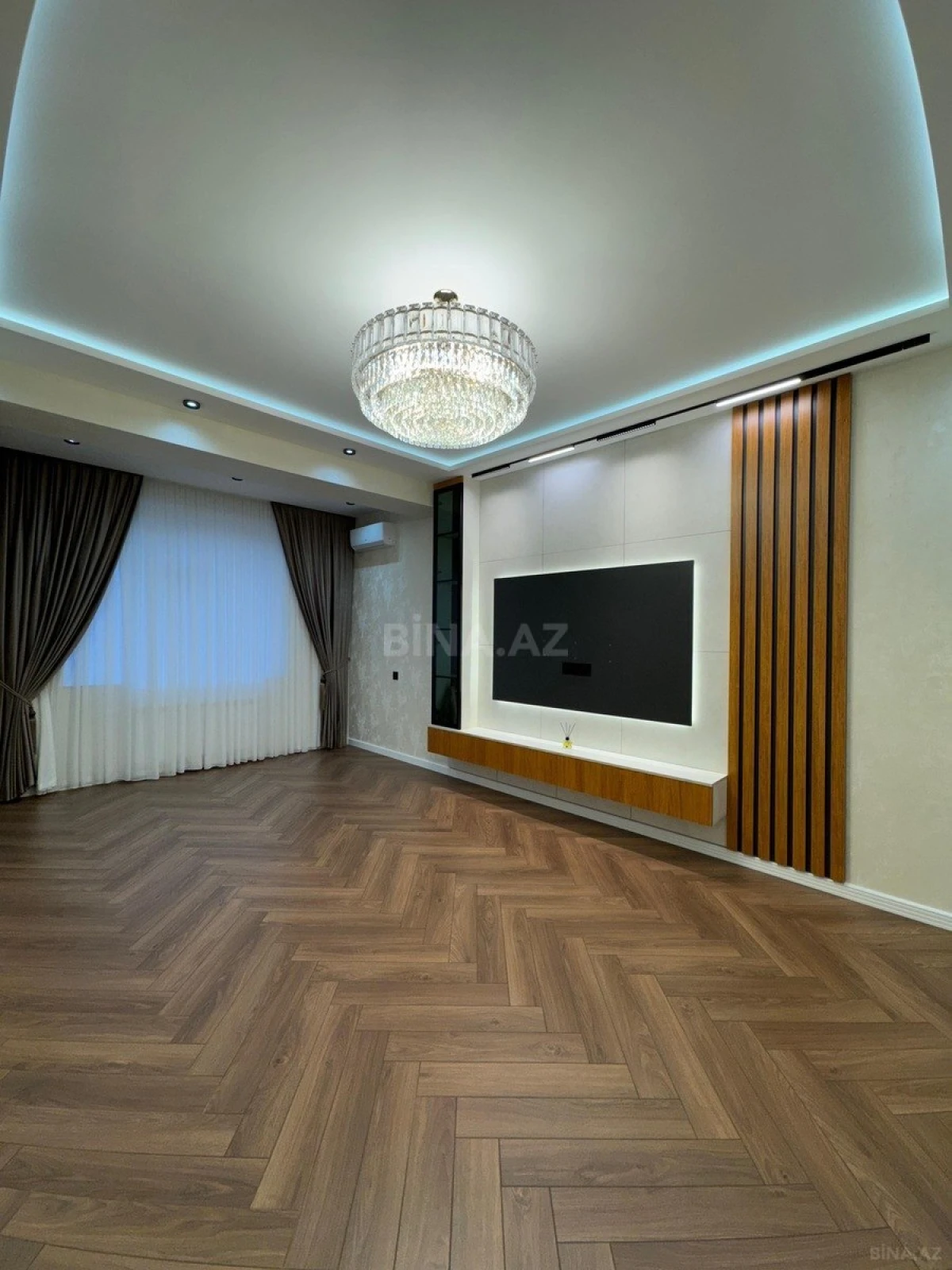 Satılır 3 otaqlı mənzil 105 m²