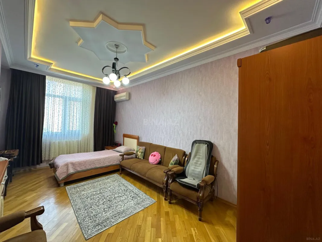 Satılır 3 otaqlı mənzil 140 m²