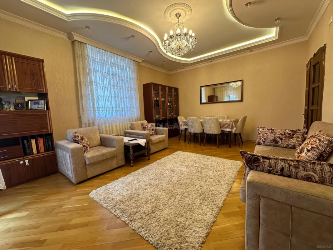 Satılır 3 otaqlı mənzil 140 m²