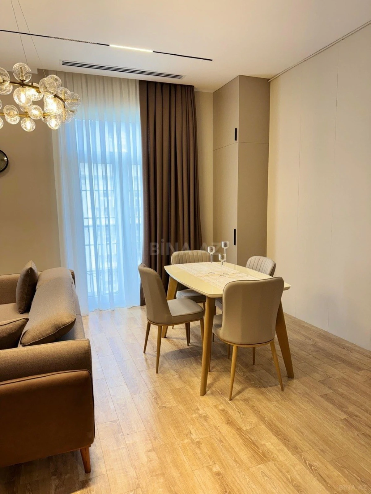 Kirayə verilir 2 otaqlı mənzil 68 m²