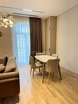 Kirayə verilir 2 otaqlı mənzil 68 m²