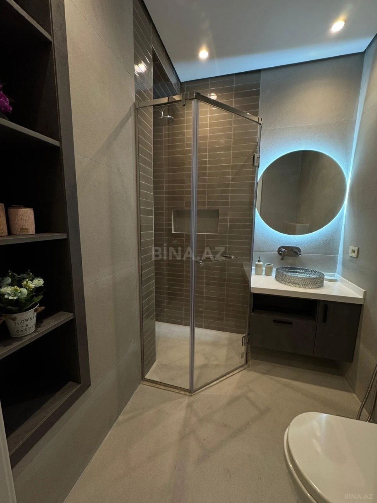 Kirayə verilir 2 otaqlı mənzil 68 m²