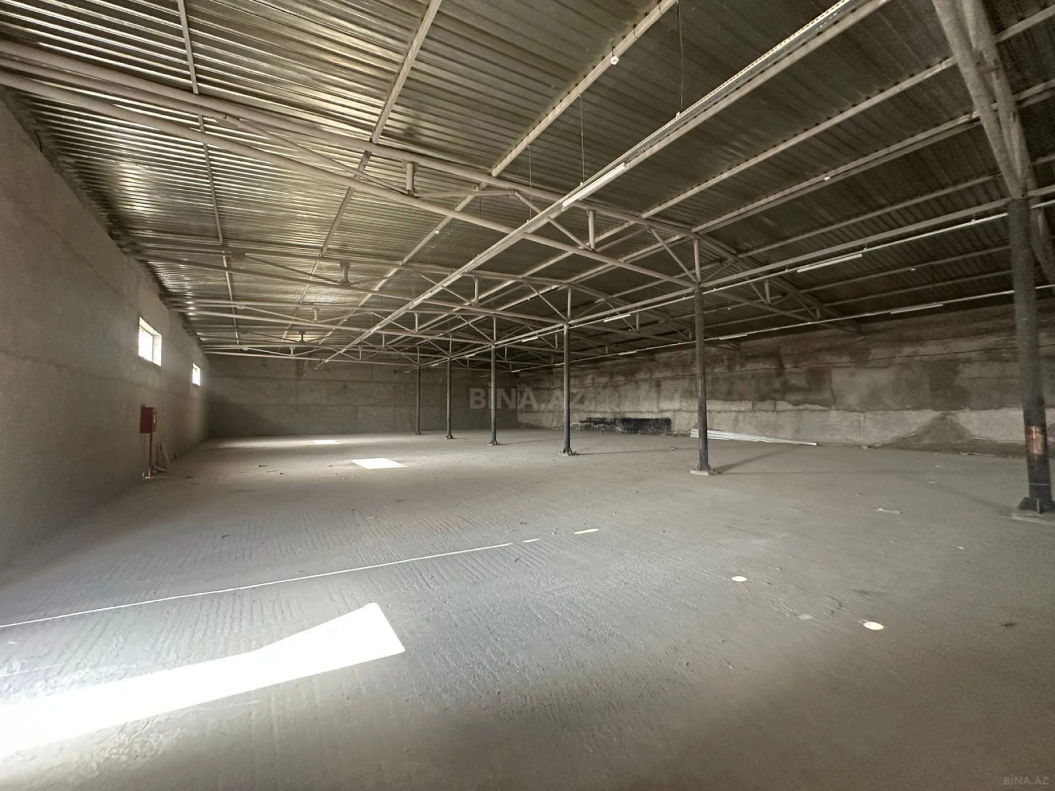 Satılır obyekt 800 m²