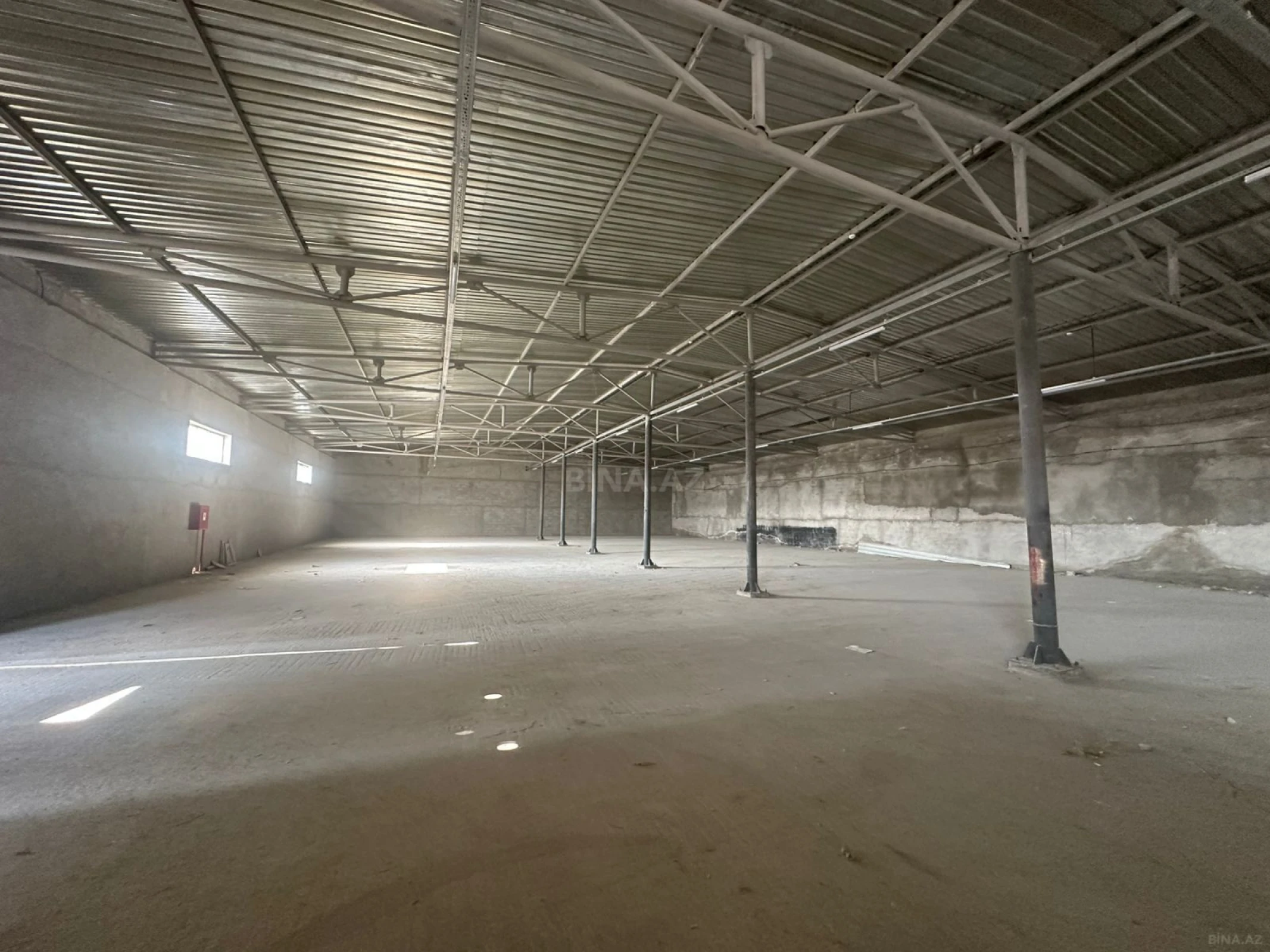 Satılır obyekt 800 m²