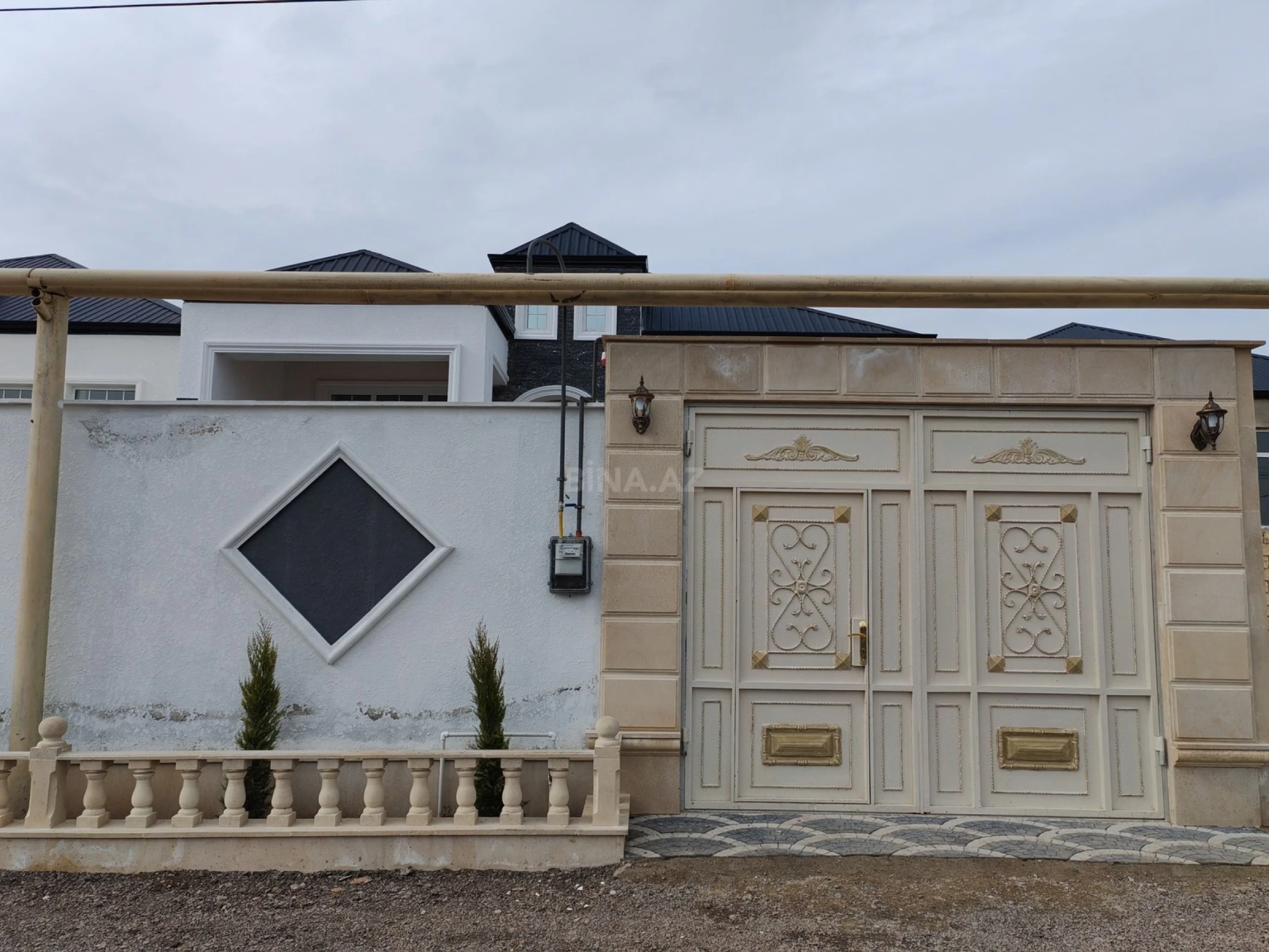 Satılır 4 otaqlı həyət evi 120 m²