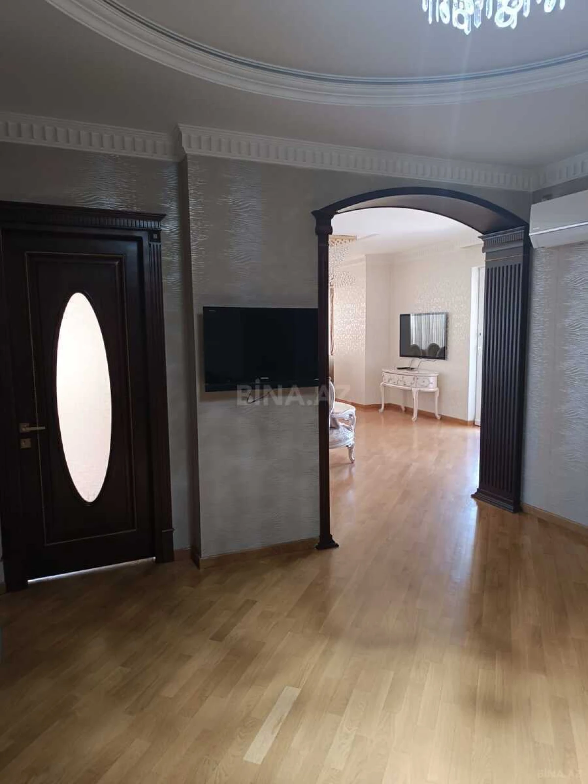 Satılır 3 otaqlı mənzil 130 m²