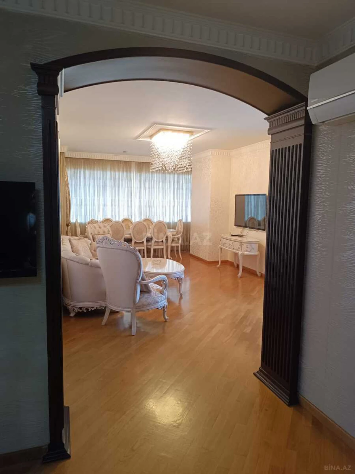 Satılır 3 otaqlı mənzil 130 m²