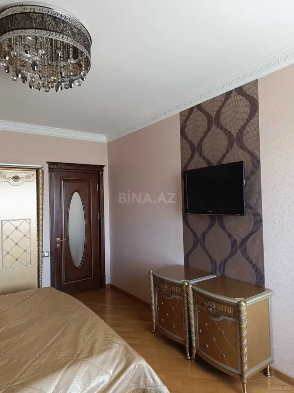 Satılır 3 otaqlı mənzil 130 m²