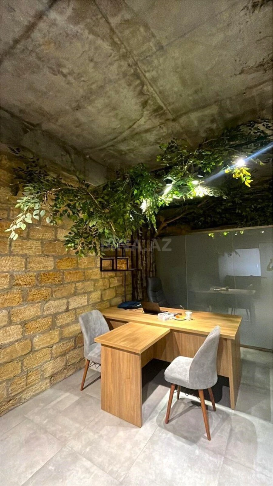 Kirayə verilir obyekt 412 m²