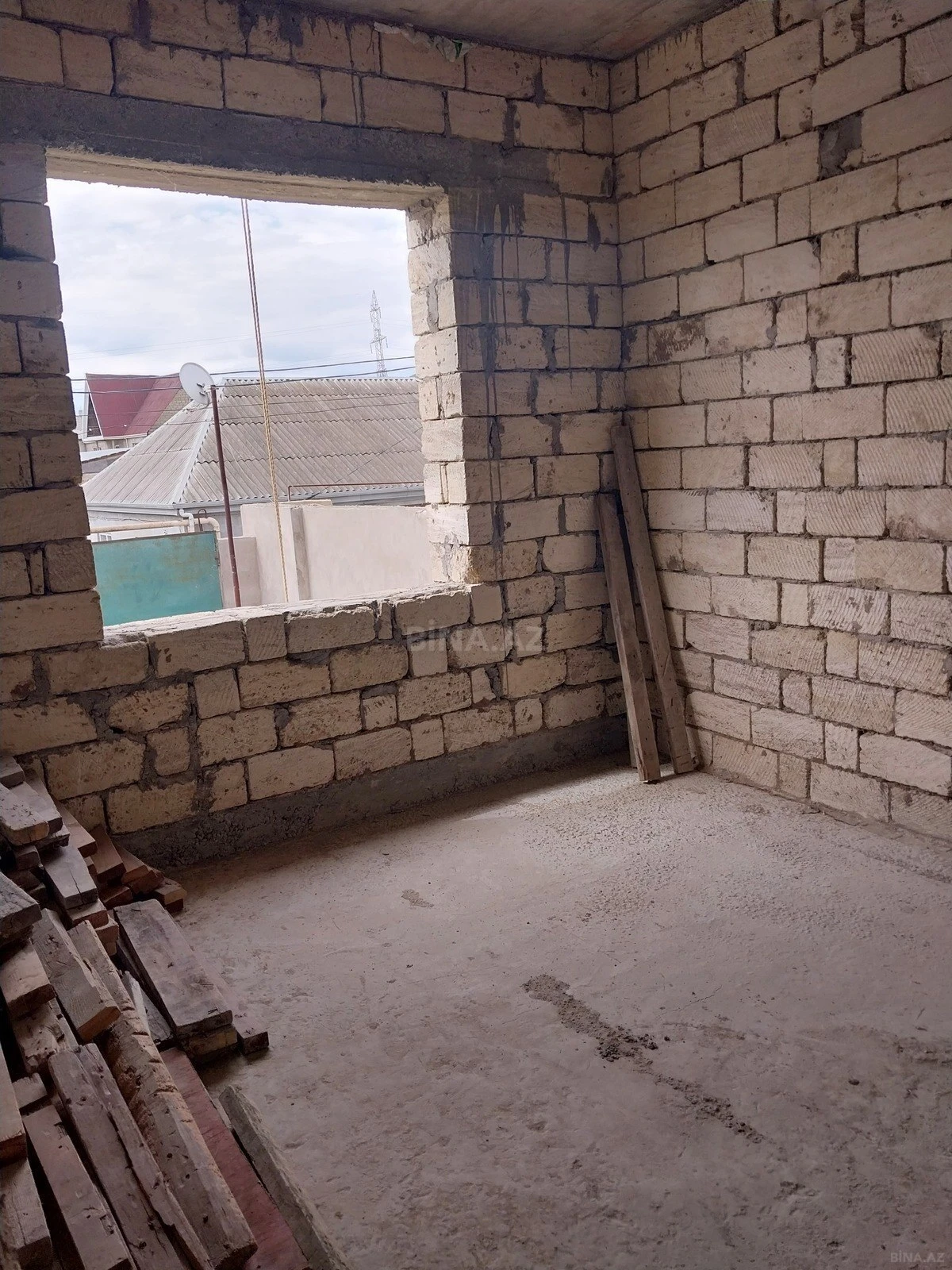 Satılır 5 otaqlı həyət evi 214 m²