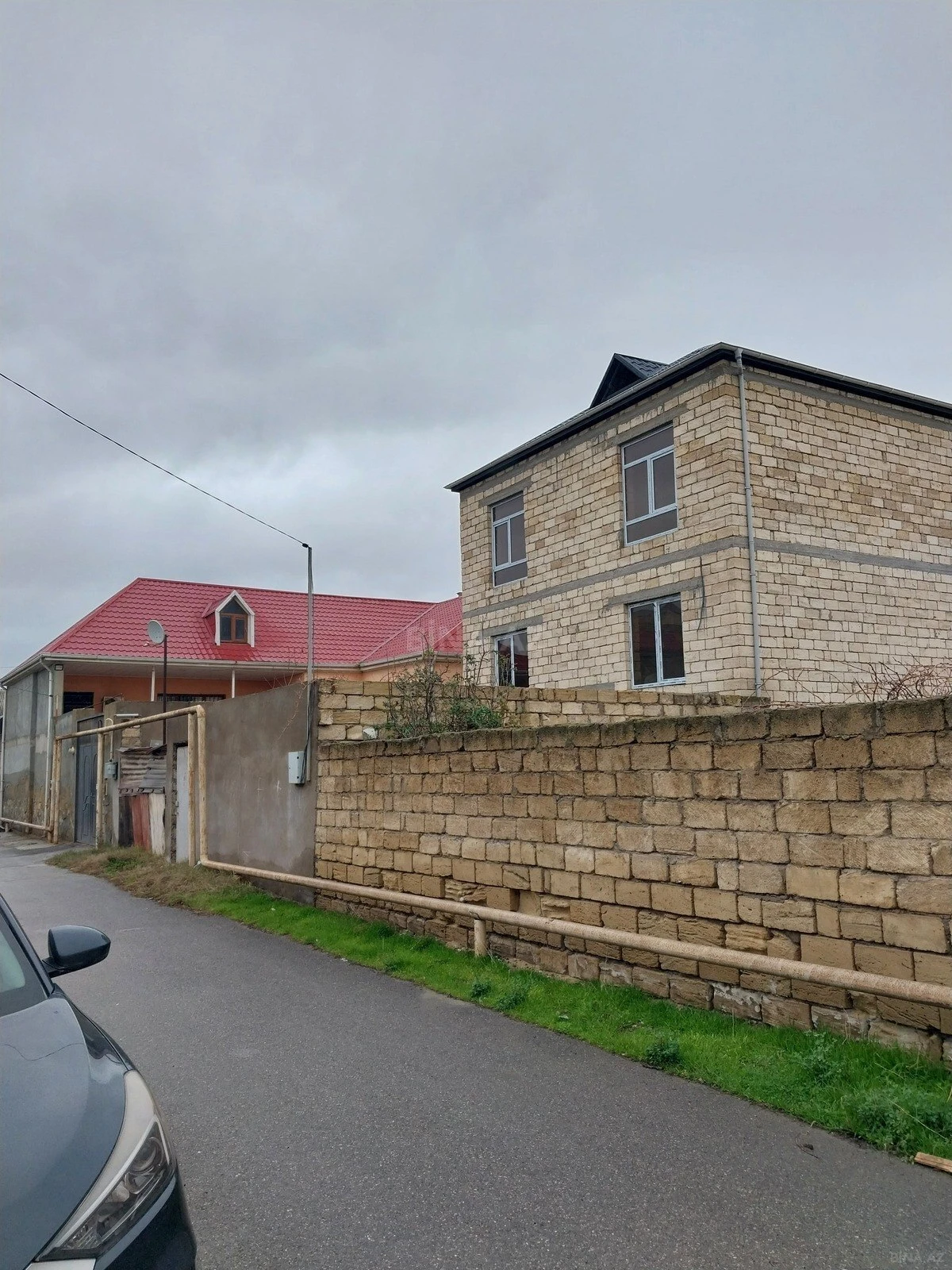 Satılır 5 otaqlı həyət evi 214 m²