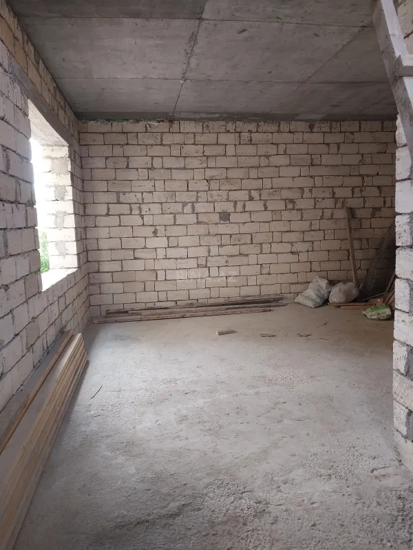 Satılır 5 otaqlı həyət evi 214 m²