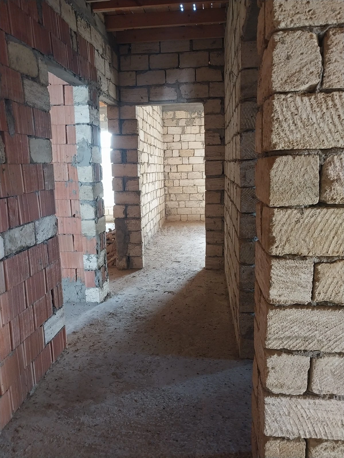 Satılır 5 otaqlı həyət evi 214 m²