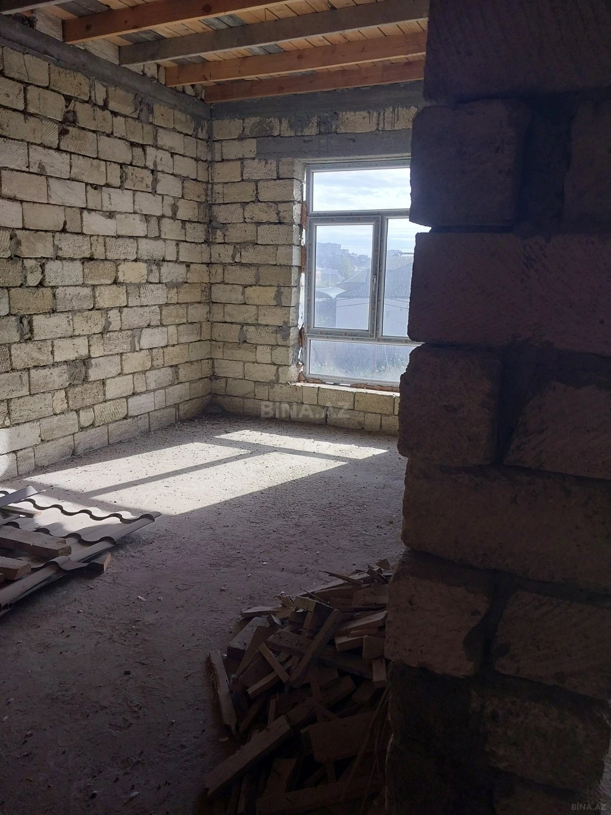 Satılır 5 otaqlı həyət evi 214 m²