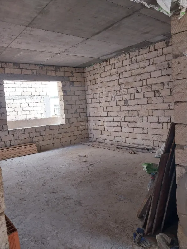 Satılır 5 otaqlı həyət evi 214 m²