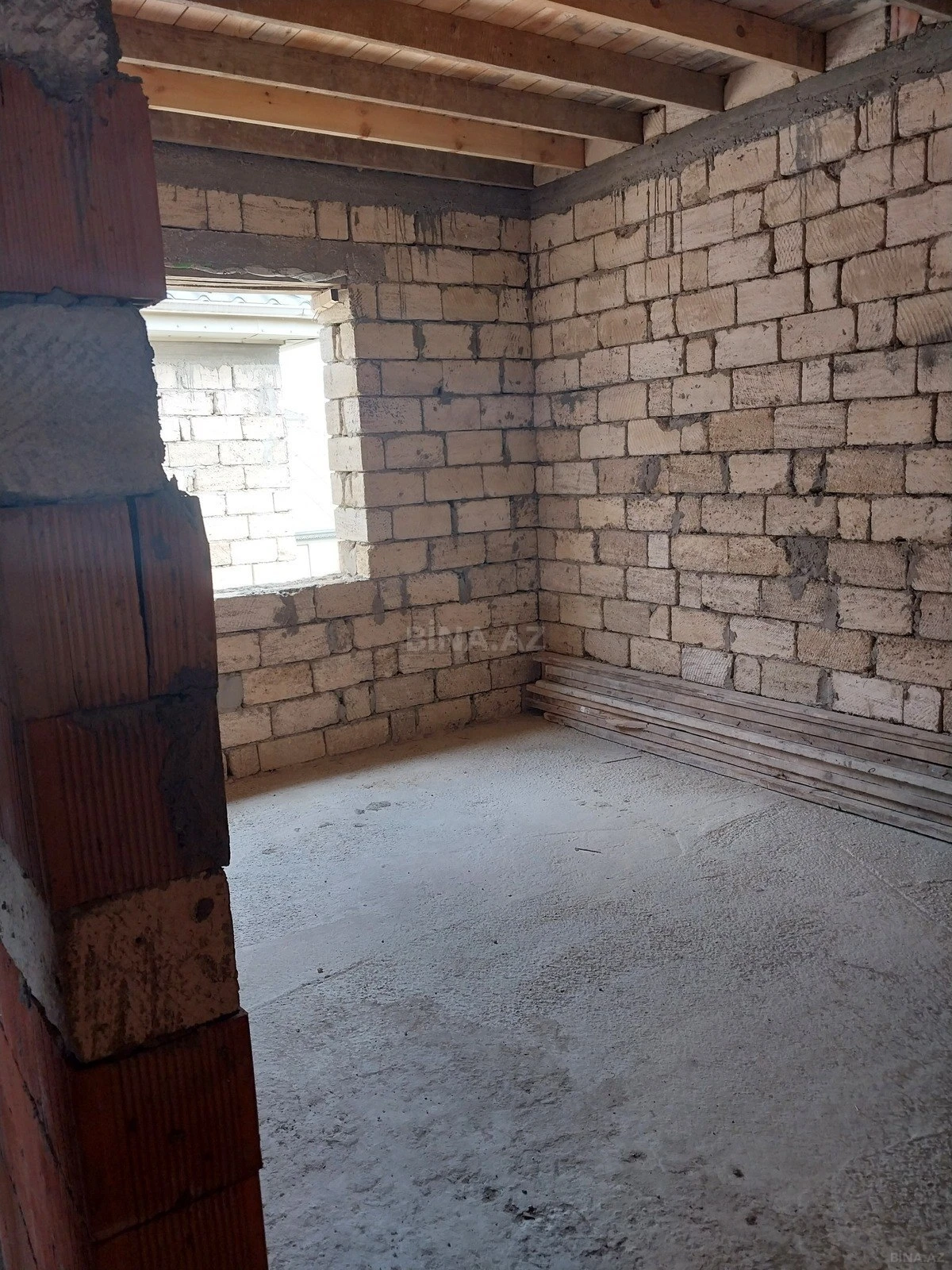 Satılır 5 otaqlı həyət evi 214 m²