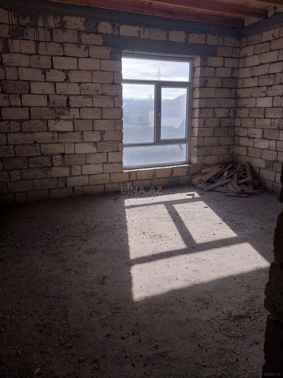 Satılır 5 otaqlı həyət evi 214 m²