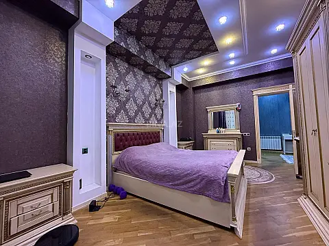 Satılır 3 otaqlı mənzil 125 m²