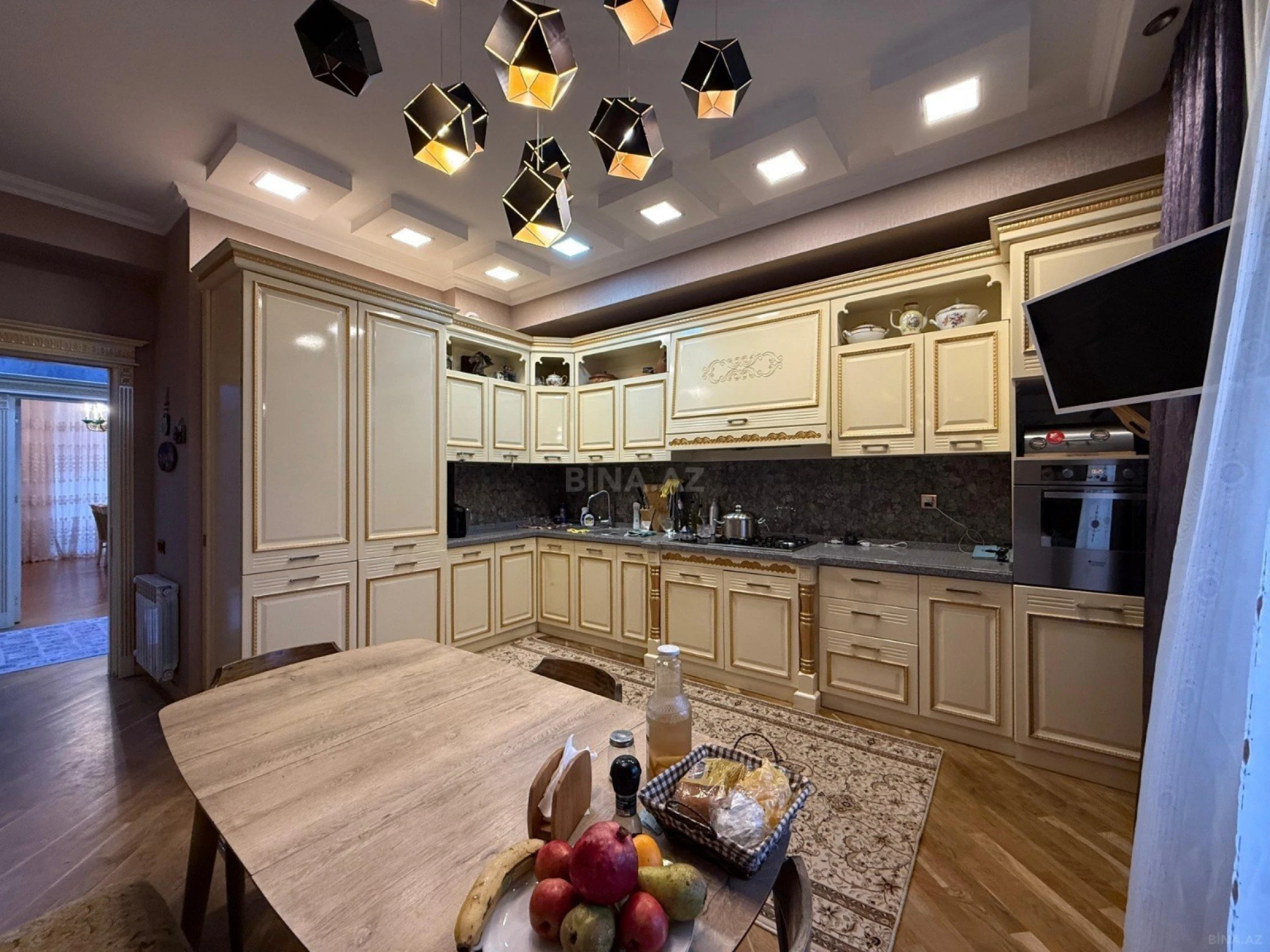 Satılır 3 otaqlı mənzil 125 m²