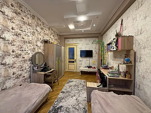 Satılır 3 otaqlı mənzil 125 m²
