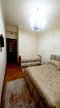 Satılır 2 otaqlı mənzil 75 m²