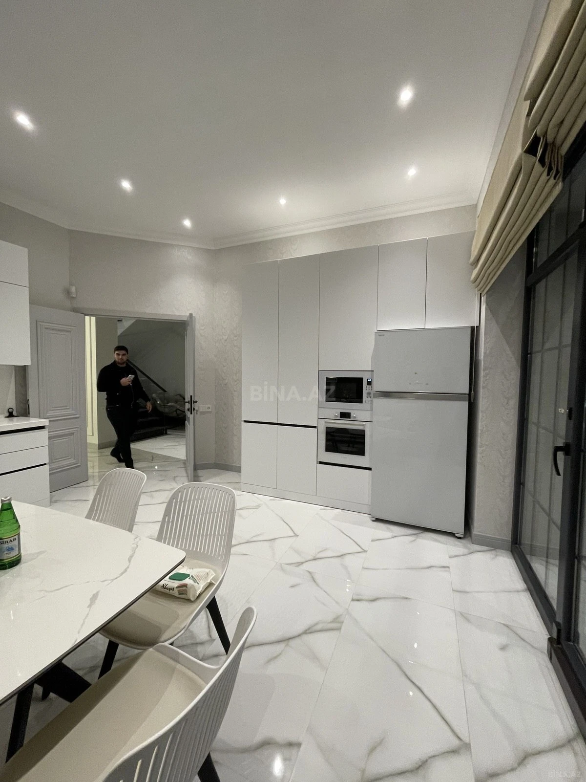 Kirayə verilir 5 otaqlı həyət evi 400 m²