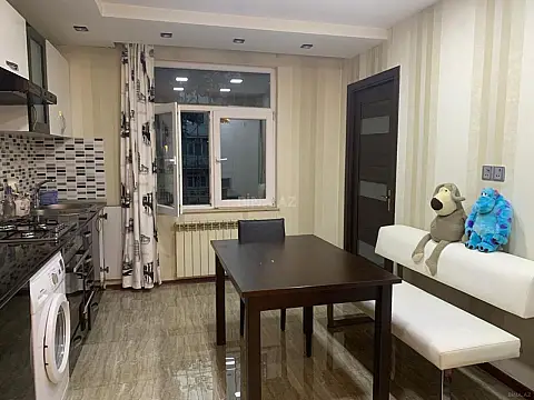 Kirayə verilir 2 otaqlı mənzil 70 m²