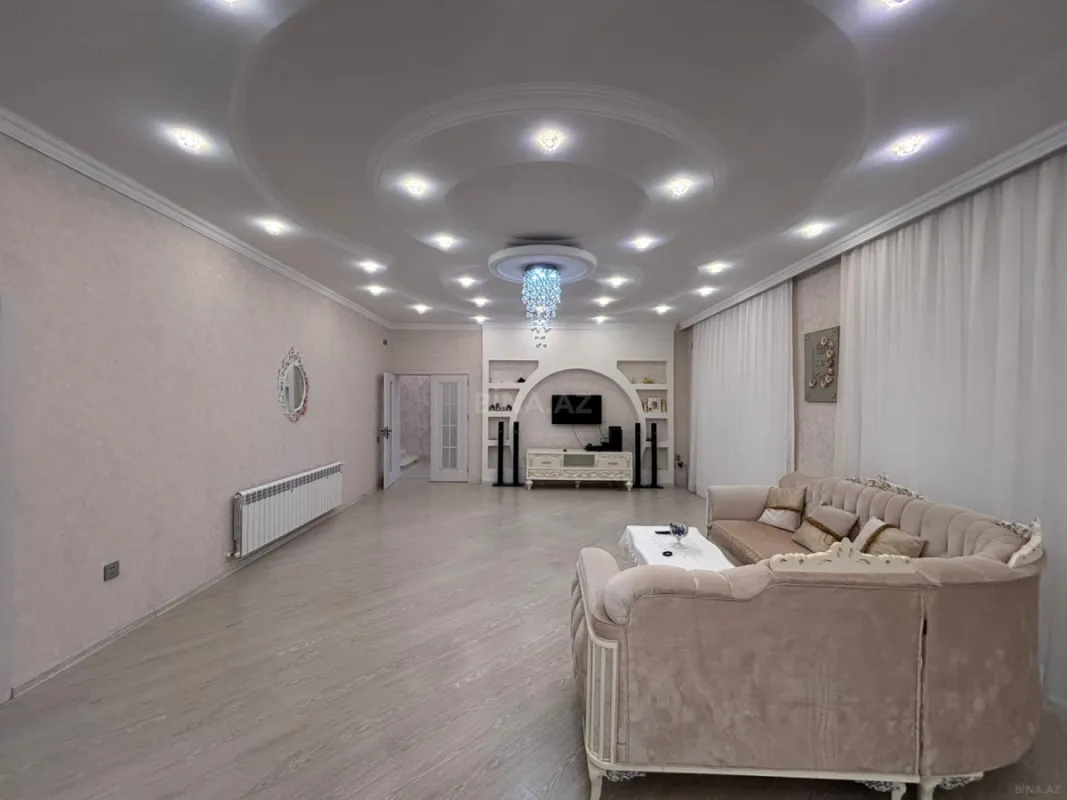 Satılır 5 otaqlı həyət evi 350 m²